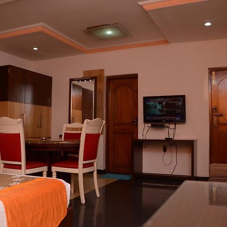 Hotel Rahul Deluxe Nagpur Esterno foto