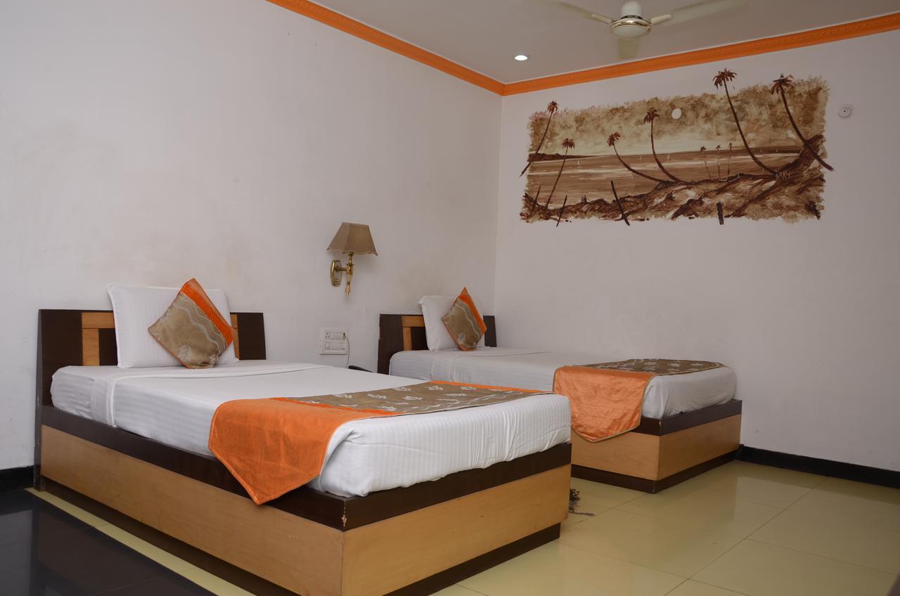 Hotel Rahul Deluxe Nagpur Esterno foto